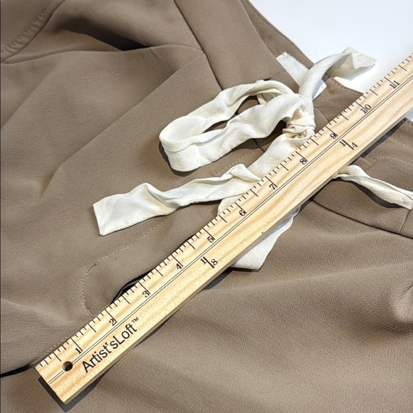 Aritzia Wilfred Allant Trousers Tan Relaxed Fit Size 6 - Picture 10 of 11